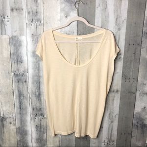 AG Cream Tee Size Medium H16